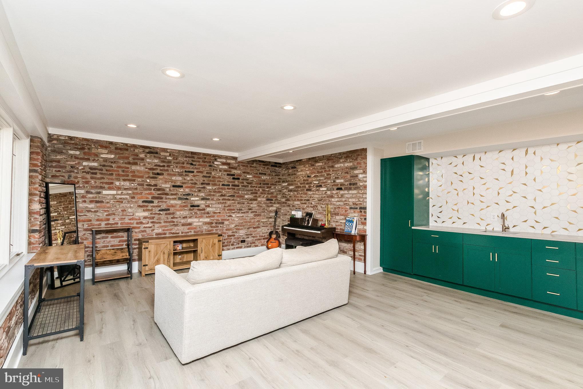 PINE RIDGE - Residential Lease