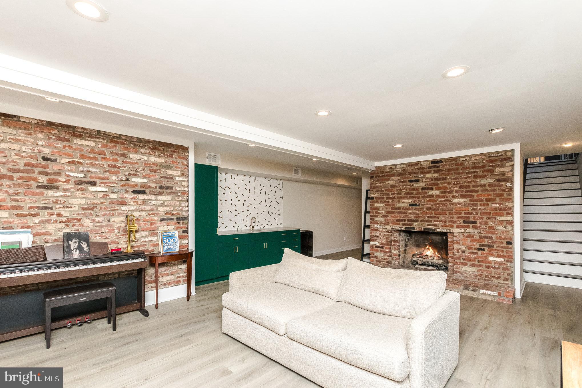 PINE RIDGE - Residential Lease