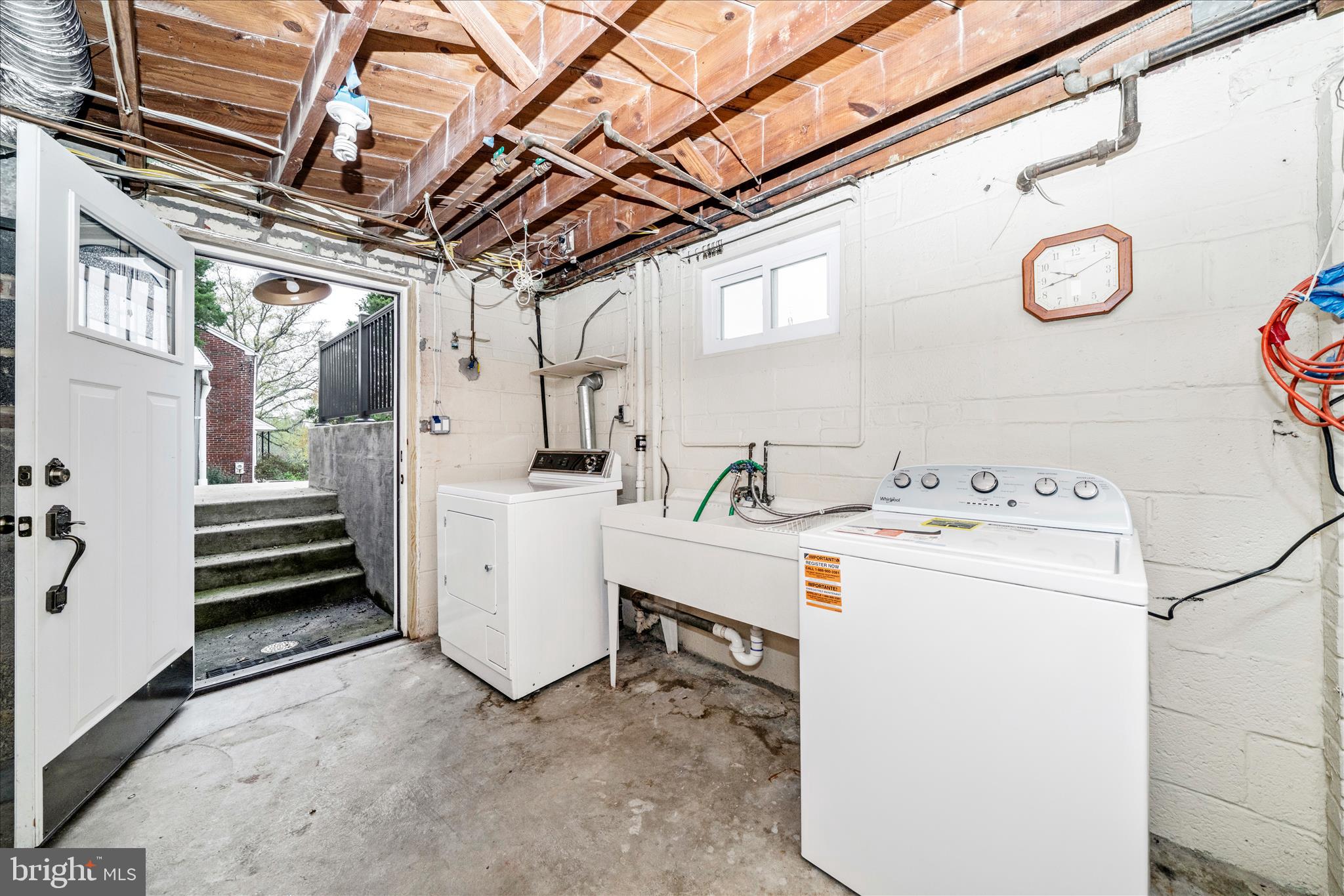 UNIVERSITY HILLS - Residential