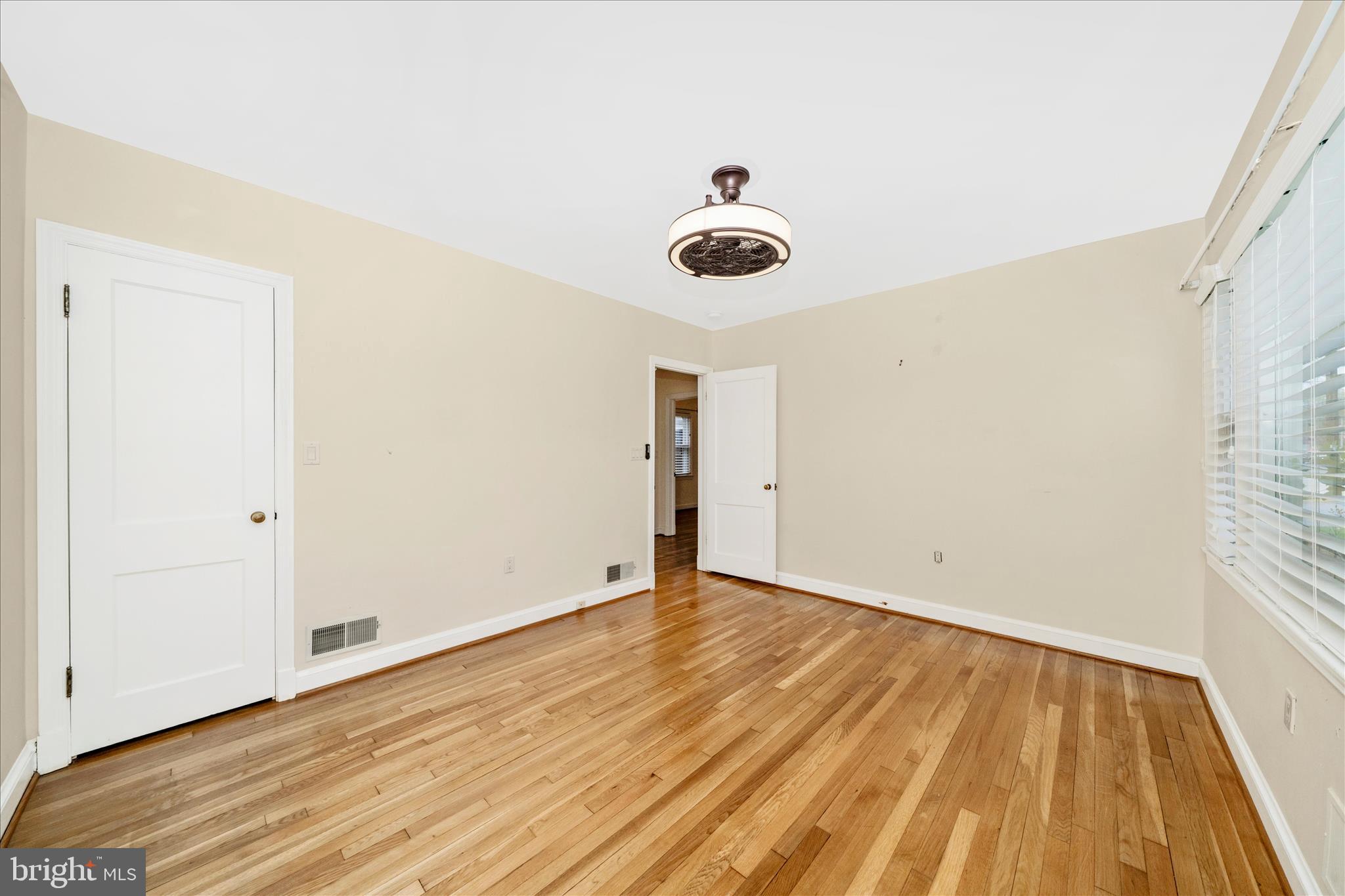 UNIVERSITY HILLS - Residential