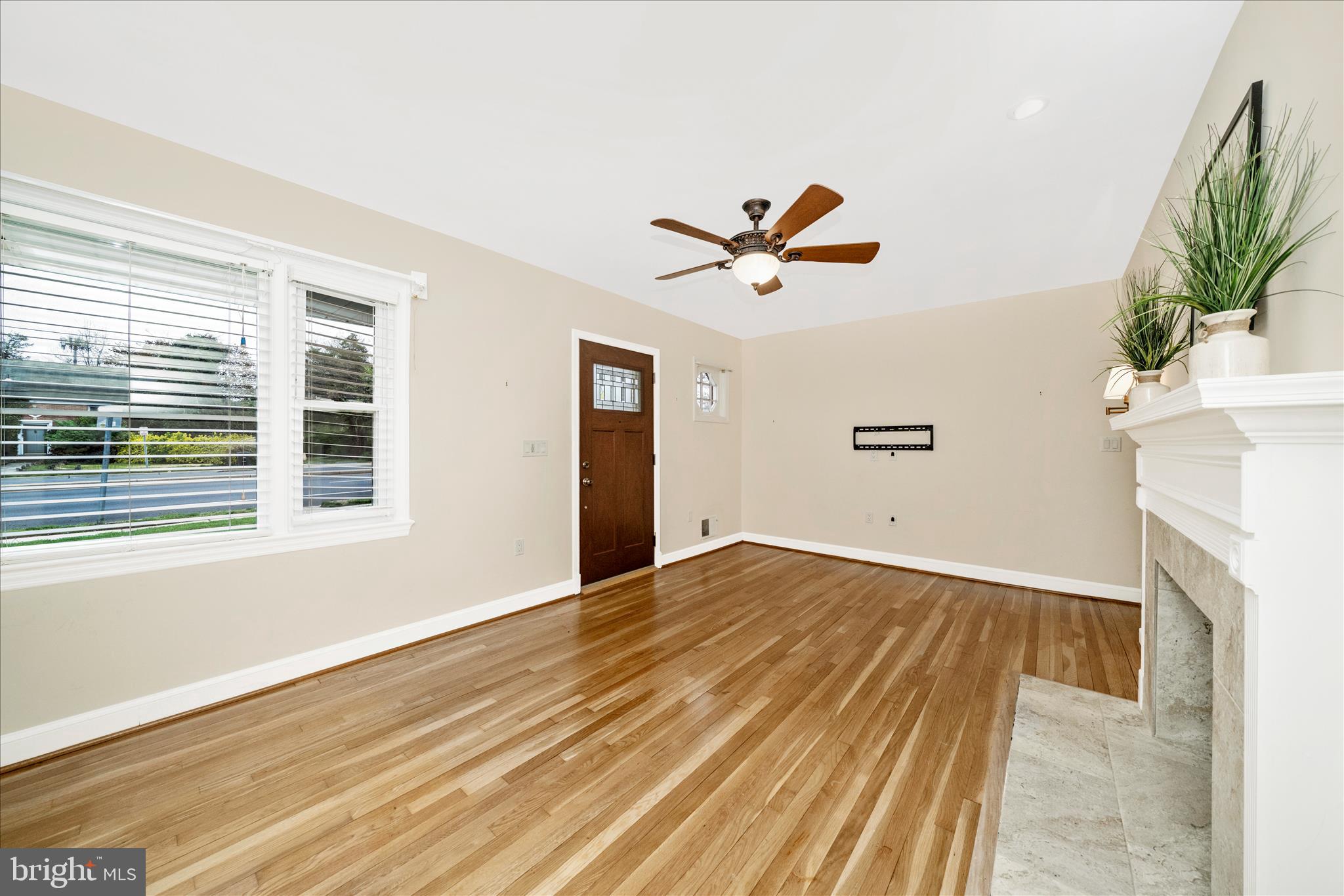 UNIVERSITY HILLS - Residential