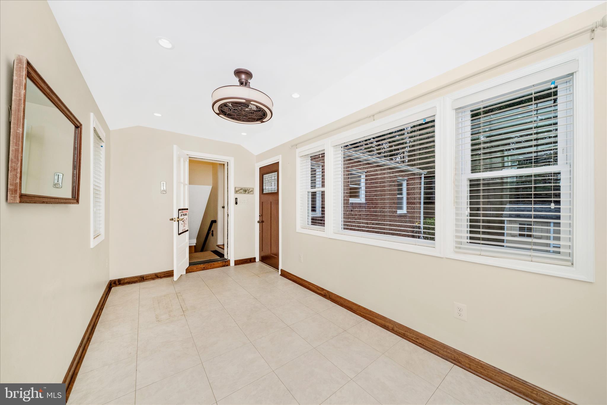 UNIVERSITY HILLS - Residential