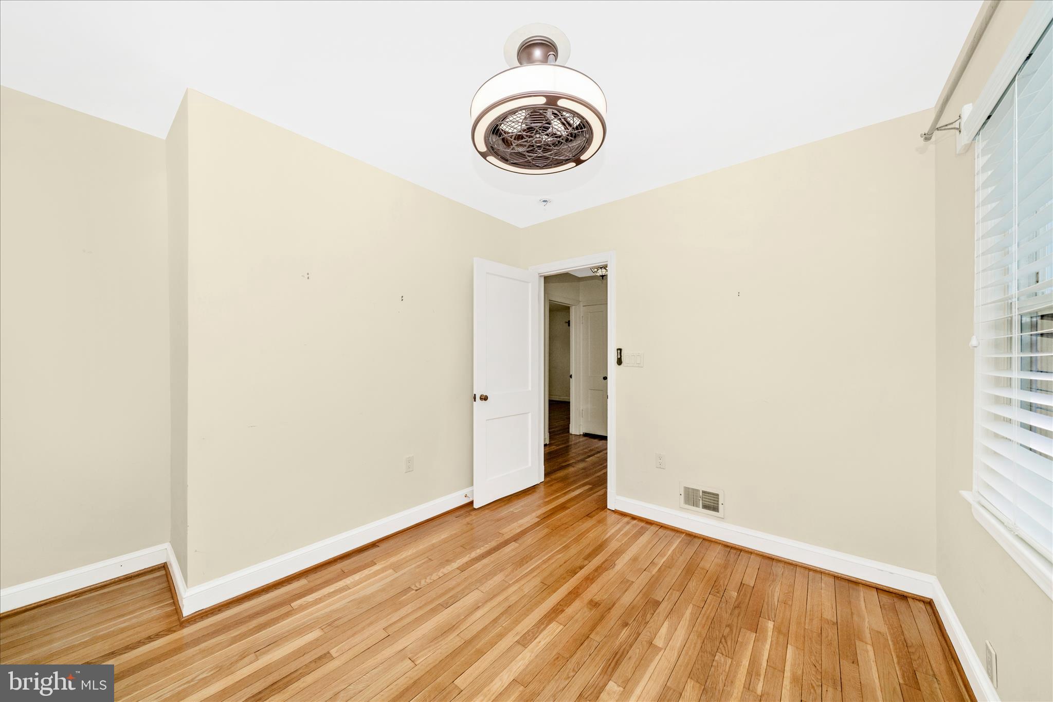 UNIVERSITY HILLS - Residential