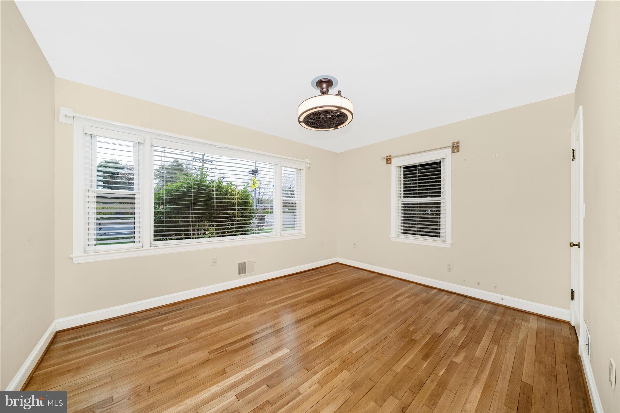 UNIVERSITY HILLS - Residential