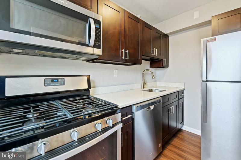 **MOVE IN SPECIAL: $200 OFF FIRST MONTH'S RENT***
Easy living in this beautifully renovated 2 bedroom unit! This home is located on the top floor of the property. Included in this unit is a renovated kitchen with granite counter tops, new flooring, central air, new windows and much more. Act fast as this house will not last long.
Voucher holders are welcome to apply!
* $25 application fee per adult
*Background and Credit required for all occupants 18 years old and older
*Water Included in Rent
*Minimum Security Deposit = 1 months rent
*Pets allowed max of 50lb with additional security deposit
*COMPLETED RENTAL APPLICATION IS REQUIRED TO SCHEDULE A SHOWING*
