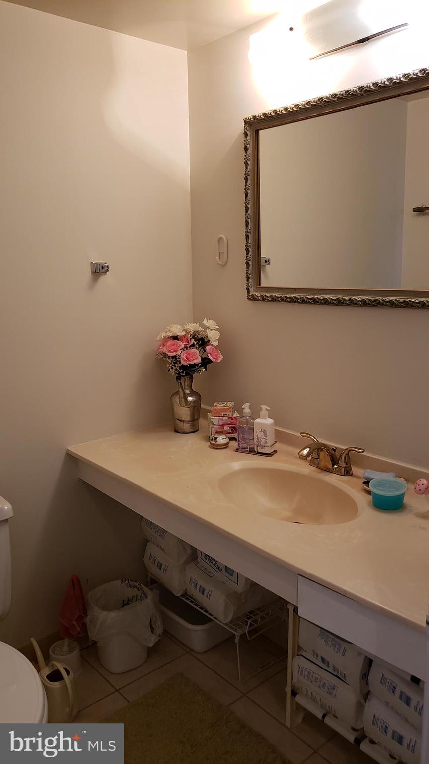 WATERGATE AT LANDMARK - Residential Lease