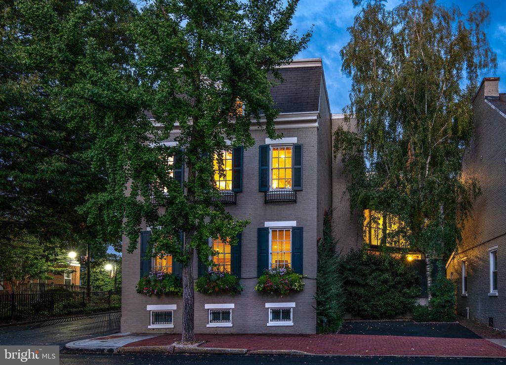 Photo of 202 E Marion Street, Lancaster, PA 17602 (MLS # PALA2039376)