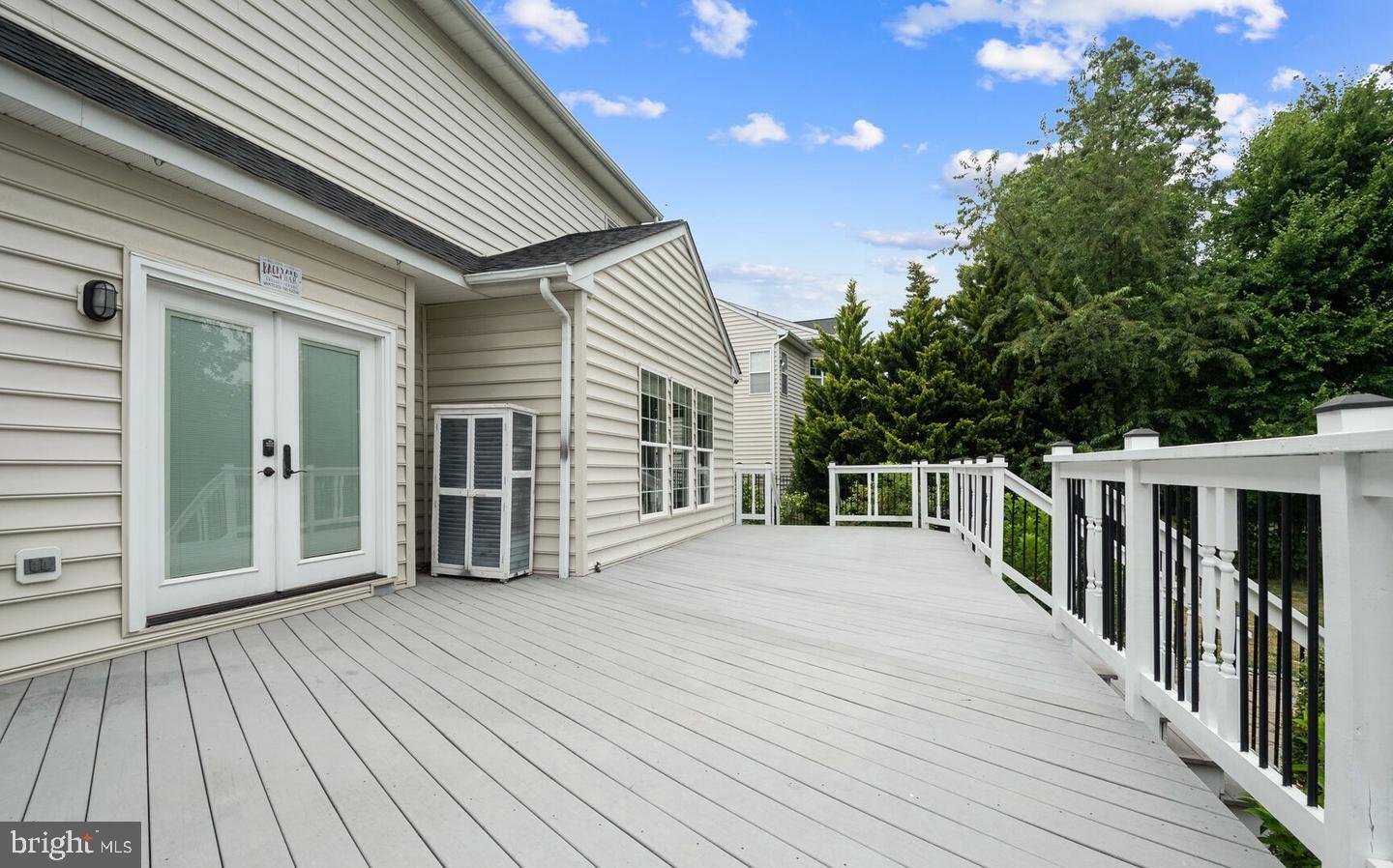 VANTAGE POINTE - Residential Lease