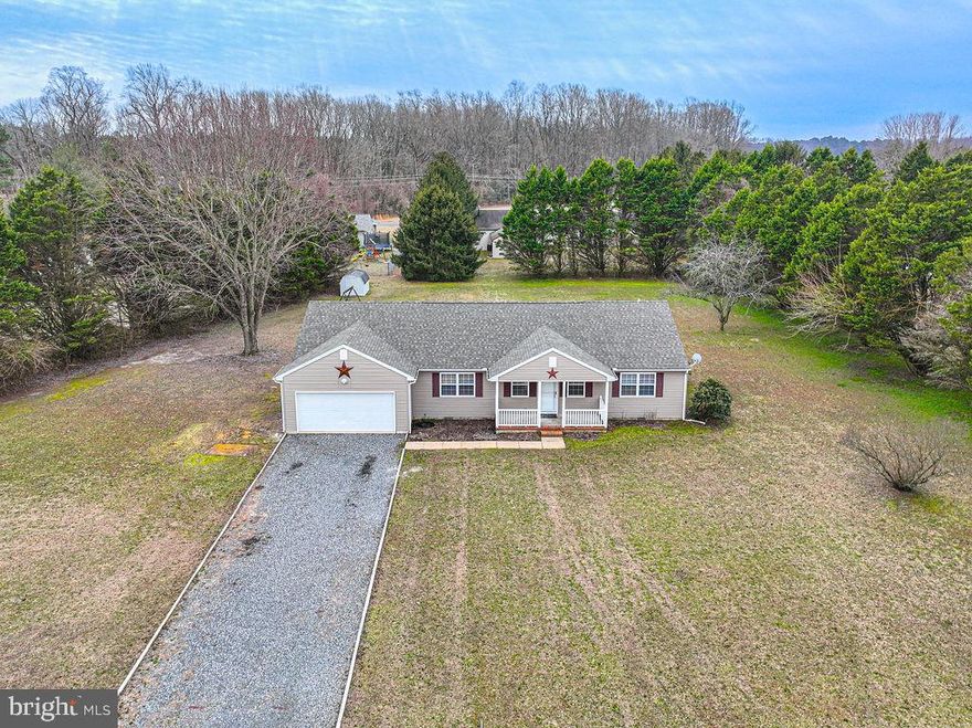 What a great location in the quiet and quaint community of White Oak!  Almost 1 full acre includes a rear sun deck, storage shed, swing set, and plenty of room for indoor or outdoor gatherings. Beautiful Knotty Pine flooring in the living and dining areas, vinyl plank flooring in kitchen and baths.  Extra features include vaulted ceilings, walk-in closet, ceiling fans, family room off of kitchen, concrete & brick front porch with vinyl railings. Roof is only 5 years old, Heat Pump, well pump, range, dishwasher, counter top, and water treatment all less than 6 months old. This is what you’ve been waiting for!