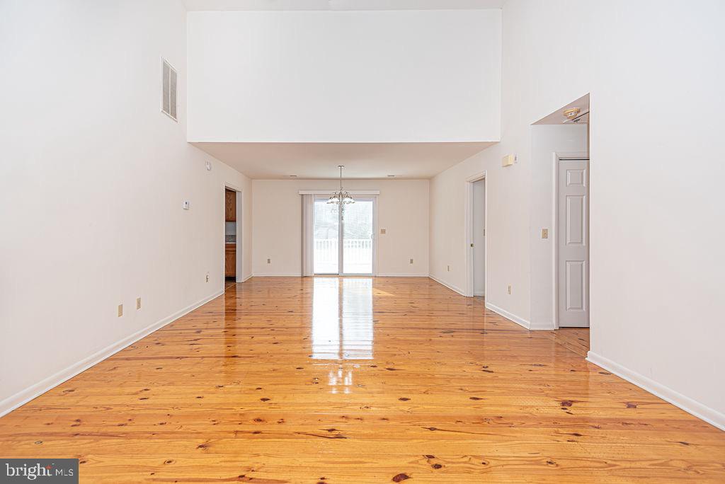 WHITE OAK - Residential