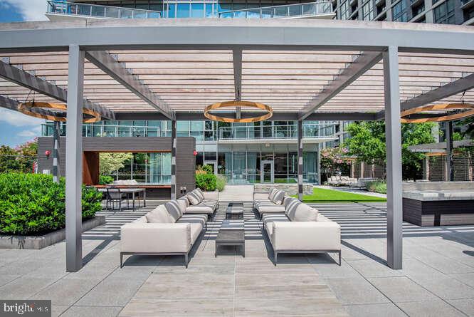 TYSONS CORNER - Residential