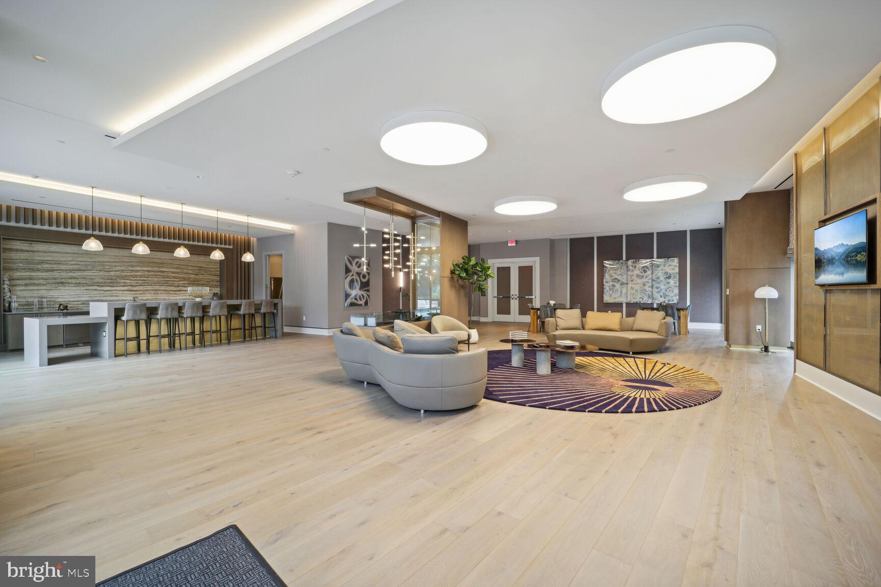 TYSONS CORNER - Residential