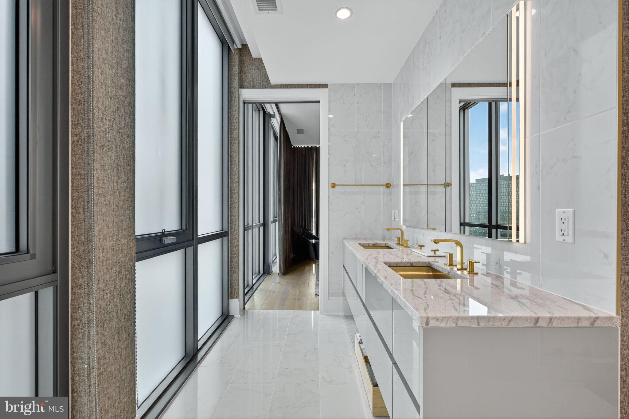 TYSONS CORNER - Residential