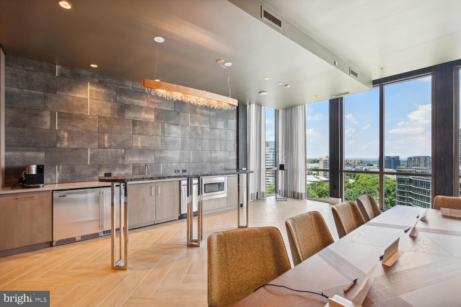 TYSONS CORNER - Residential