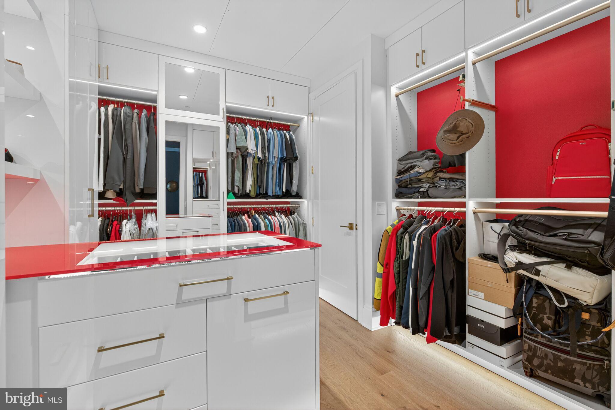 TYSONS CORNER - Residential