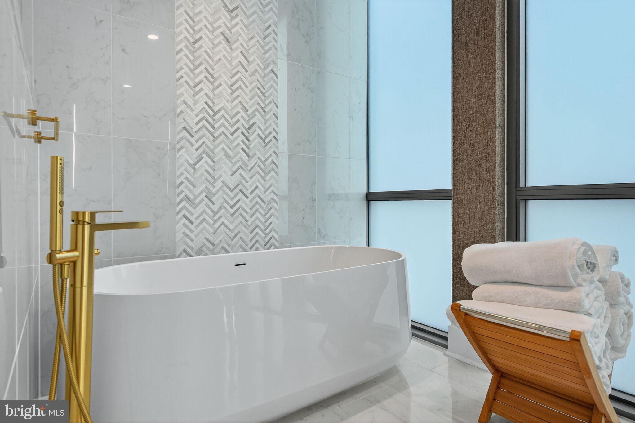 TYSONS CORNER - Residential