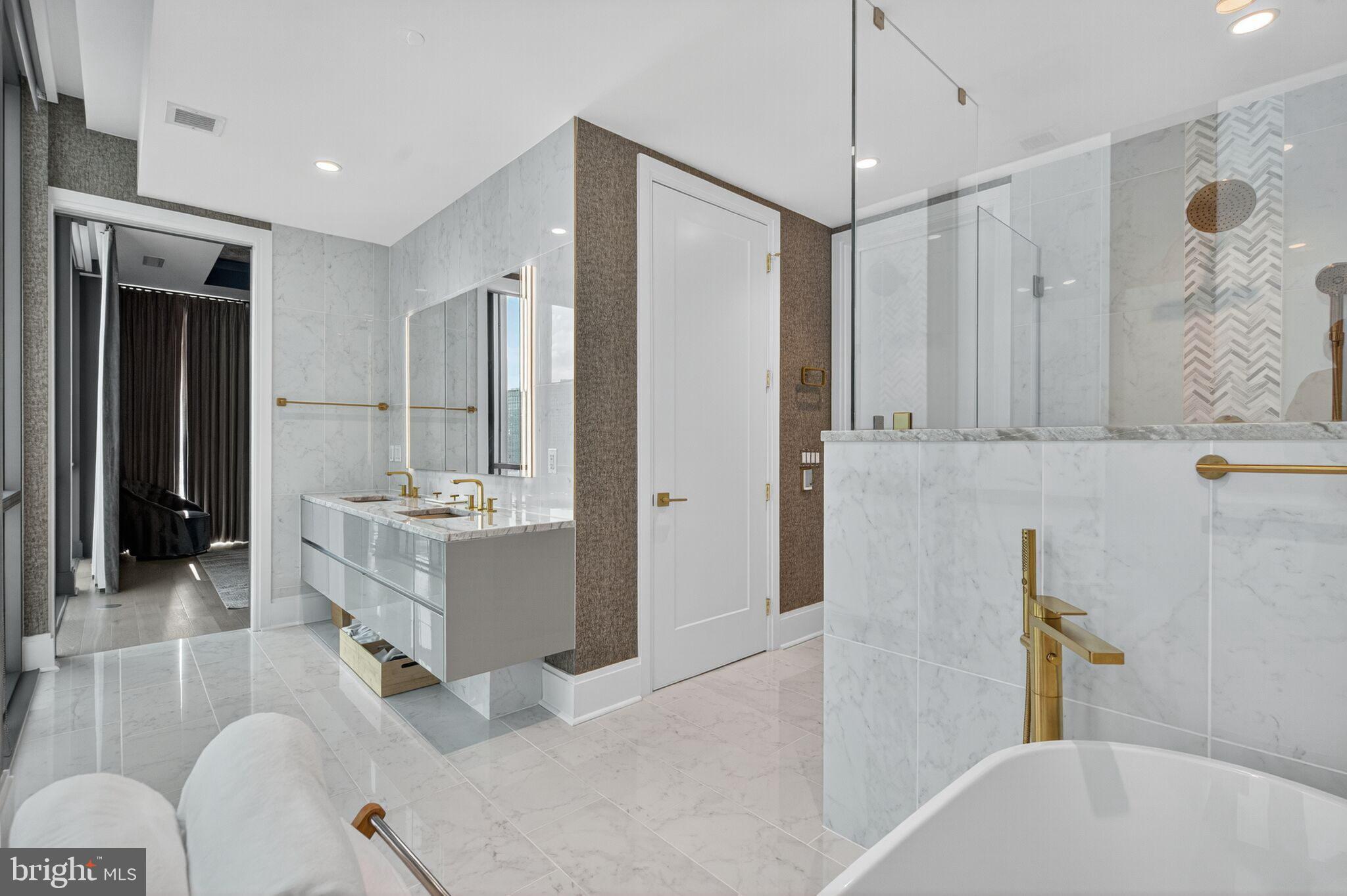 TYSONS CORNER - Residential