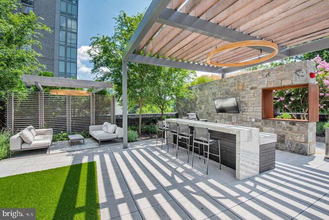 TYSONS CORNER - Residential