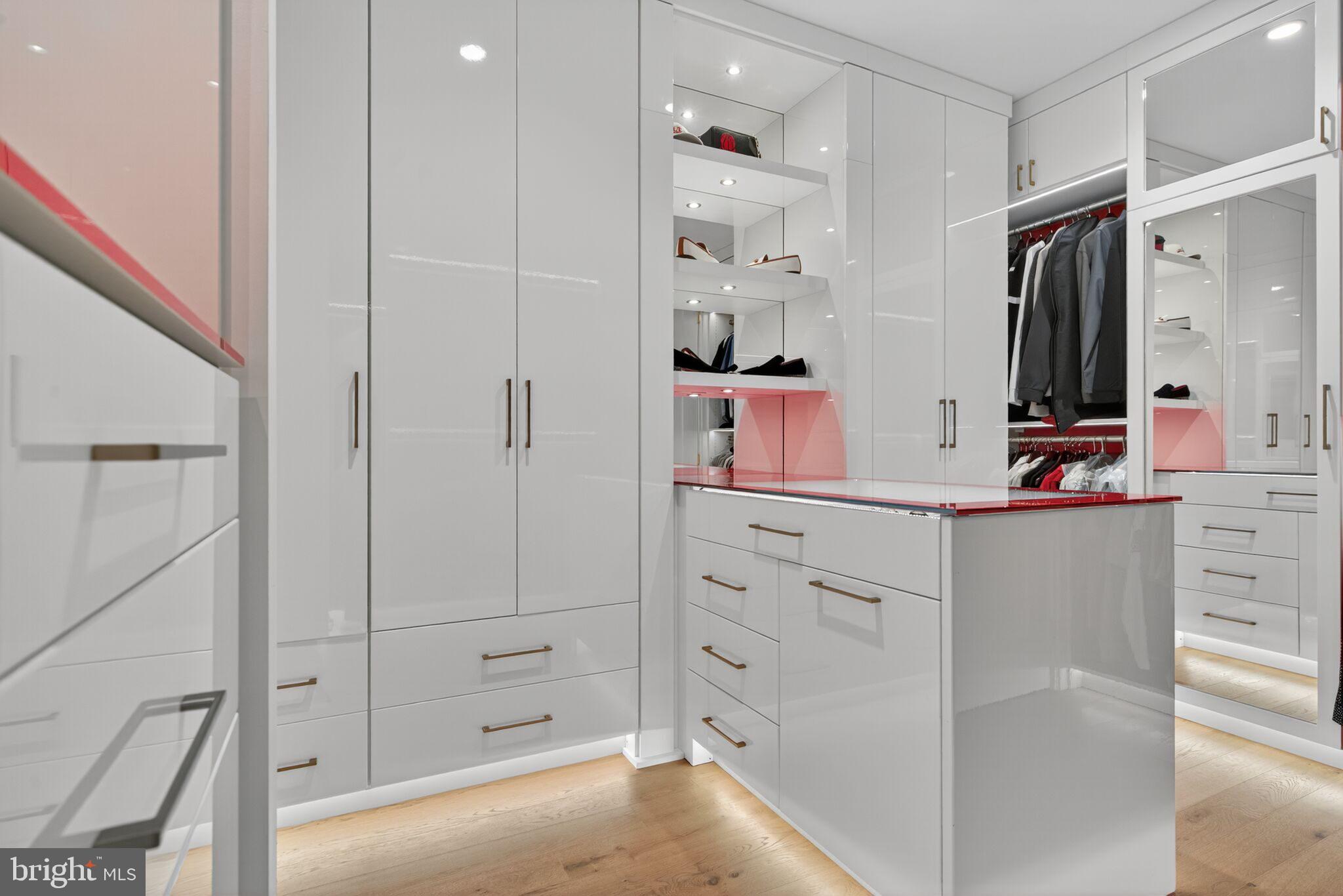 TYSONS CORNER - Residential