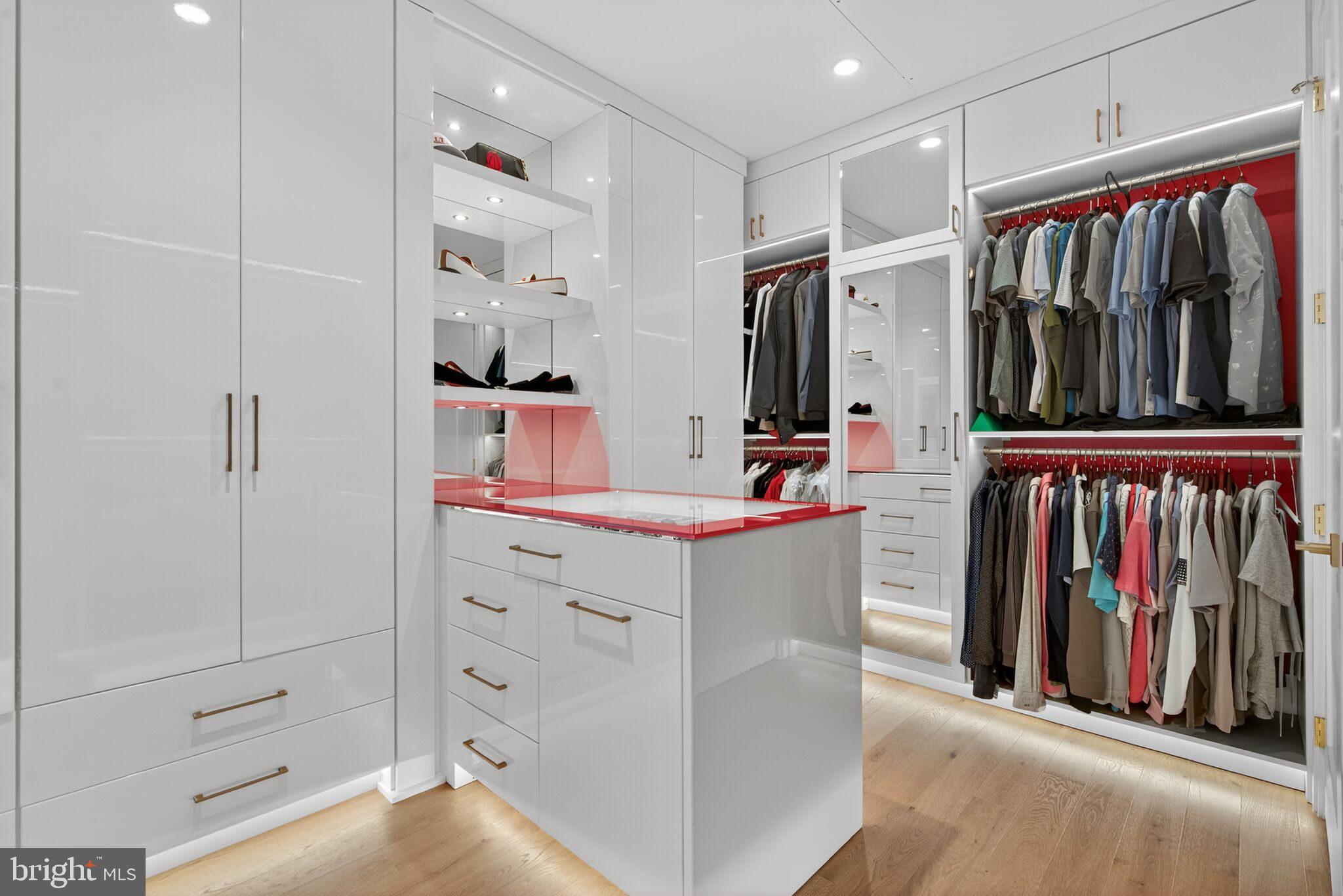 TYSONS CORNER - Residential