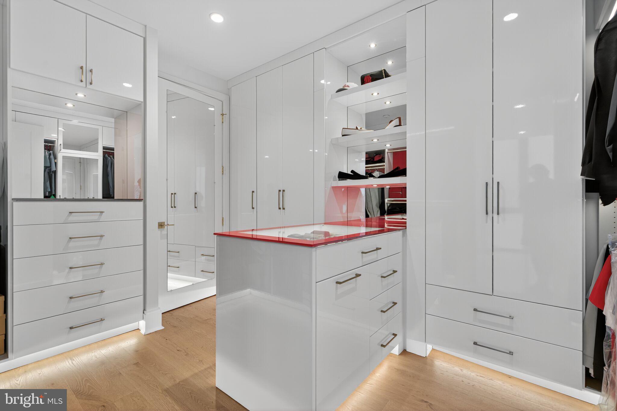 TYSONS CORNER - Residential