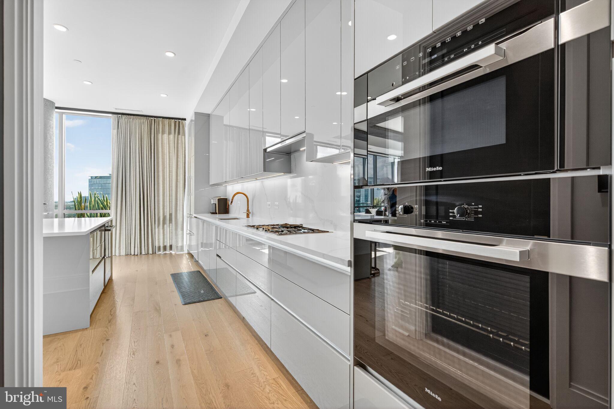 TYSONS CORNER - Residential