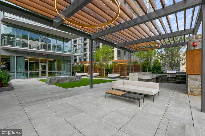 TYSONS CORNER - Residential