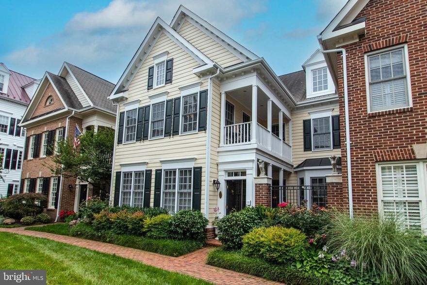 Fabulous three bedroom plus three full bath townhome offering a gracious living room with gas fireplace, formal dining room & beautiful library with bay window & lined with bookshelves.  Spectacular kitchen just totally renovated and completed in May 2023 featuring lovely gray granite counters, hickory cabinetry, top-of-the-line appliances and a beautiful hand-painted wall mural depicting New Haven, Connecticut.  Also brand new in 2023 are the following:  the first floor full bathroom, the first floor furnace, and the whole house water filtration system.  The master bedroom includes a vaulted ceiling, plus an adjoining dressing room or home office.  The master bathroom features a historic documentary wall mural of London Bridge in 1616.  Among the many special features are fine moldings, hardwood floors, front and rear patios, lovely second floor balcony plus two car garage.