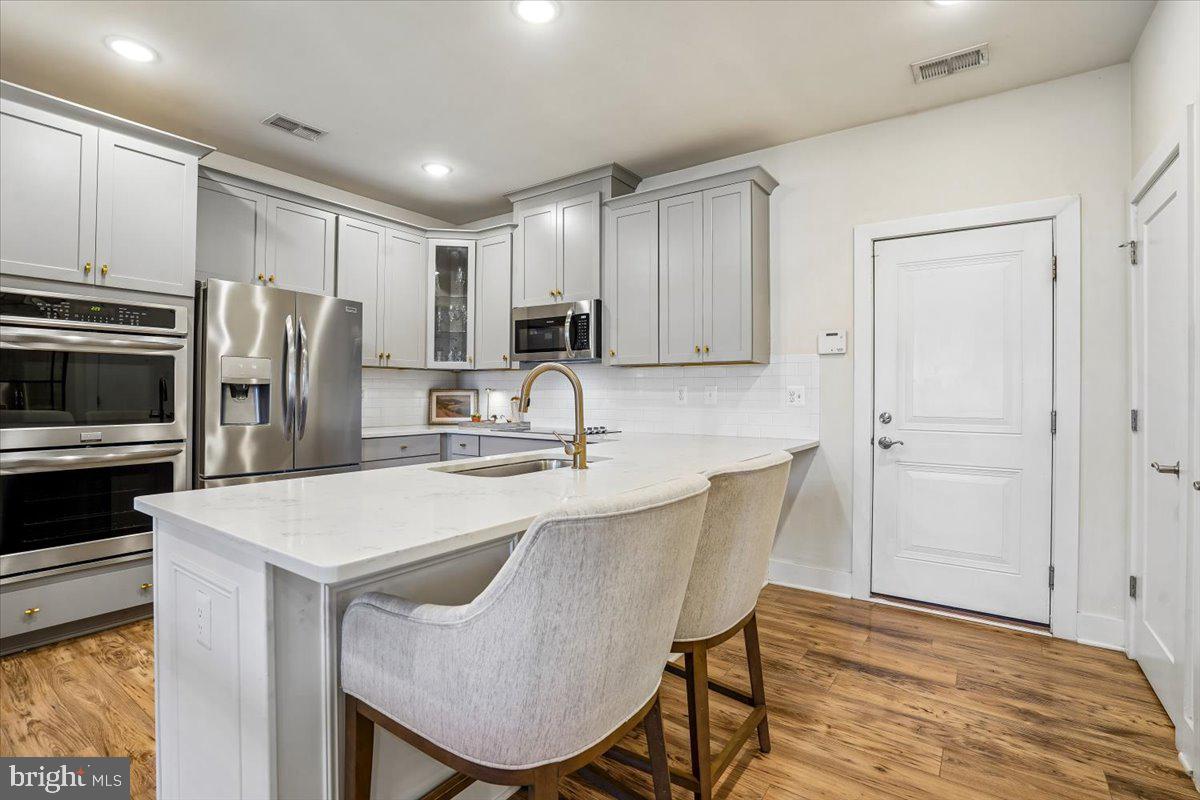 44834 TIVERTON SQUARE