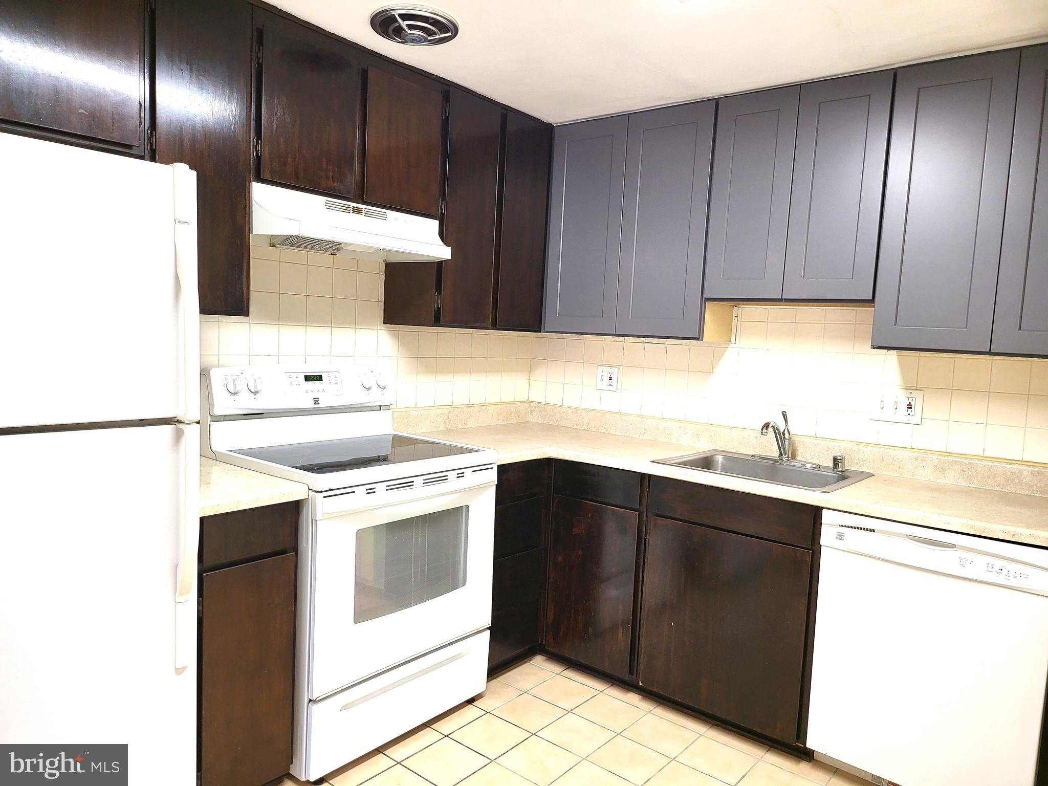 THOMAS CHOICE WEST - Residential Lease