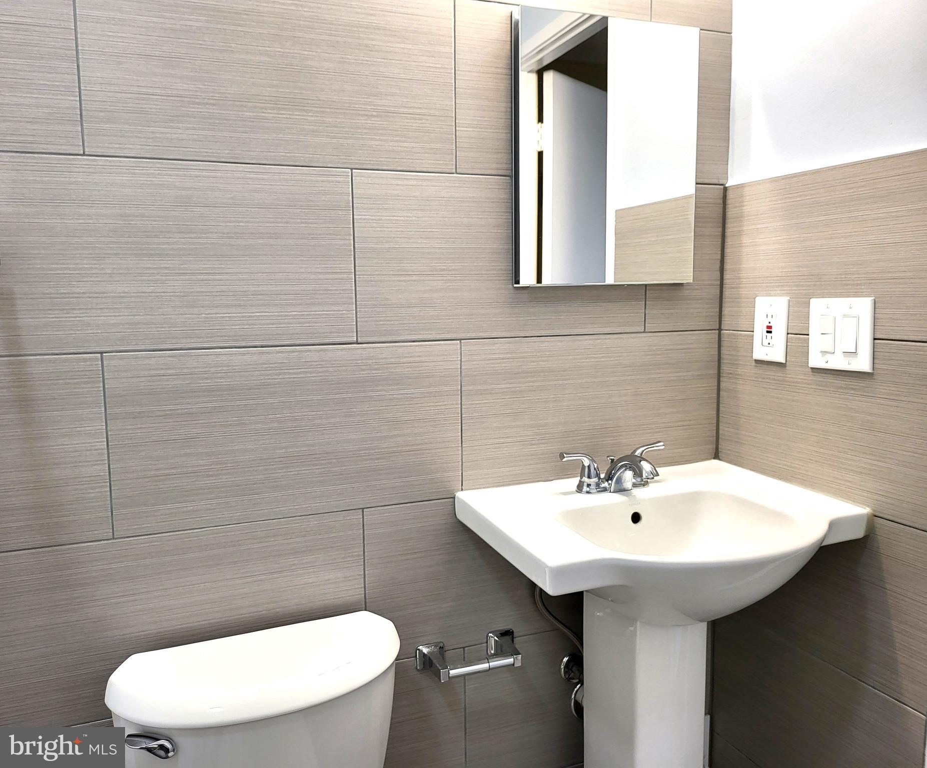 THOMAS CHOICE WEST - Residential Lease