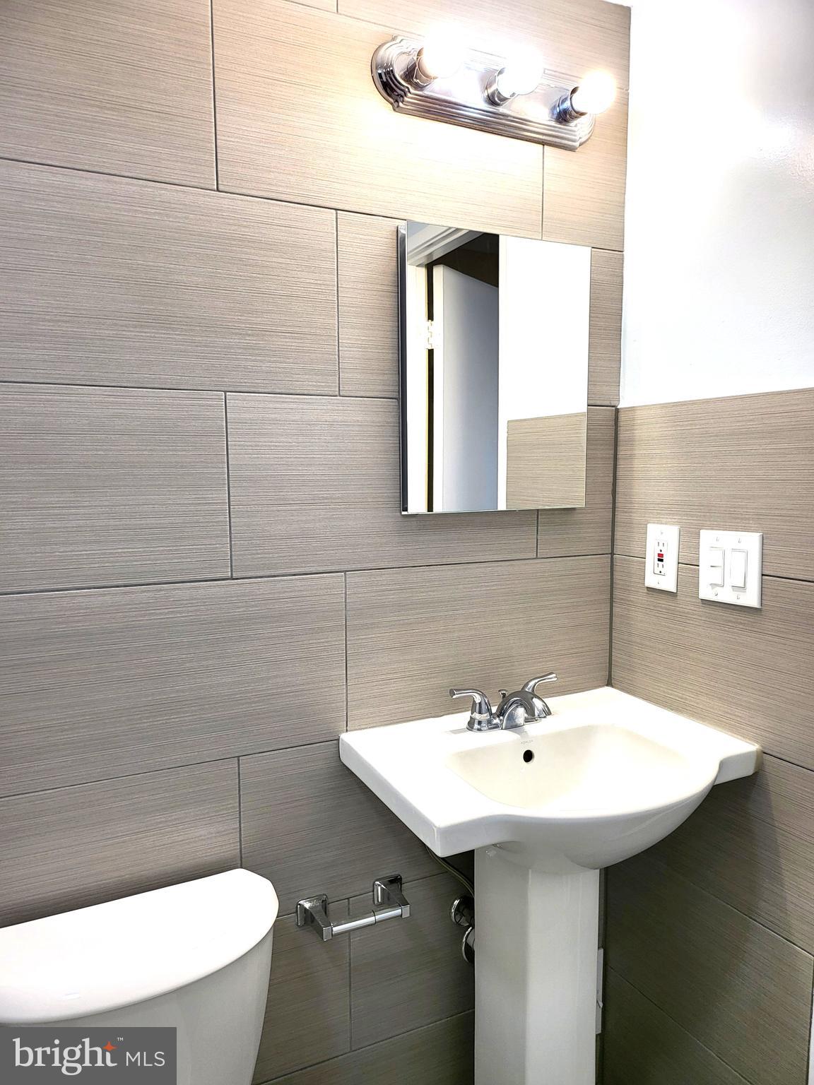 THOMAS CHOICE WEST - Residential Lease