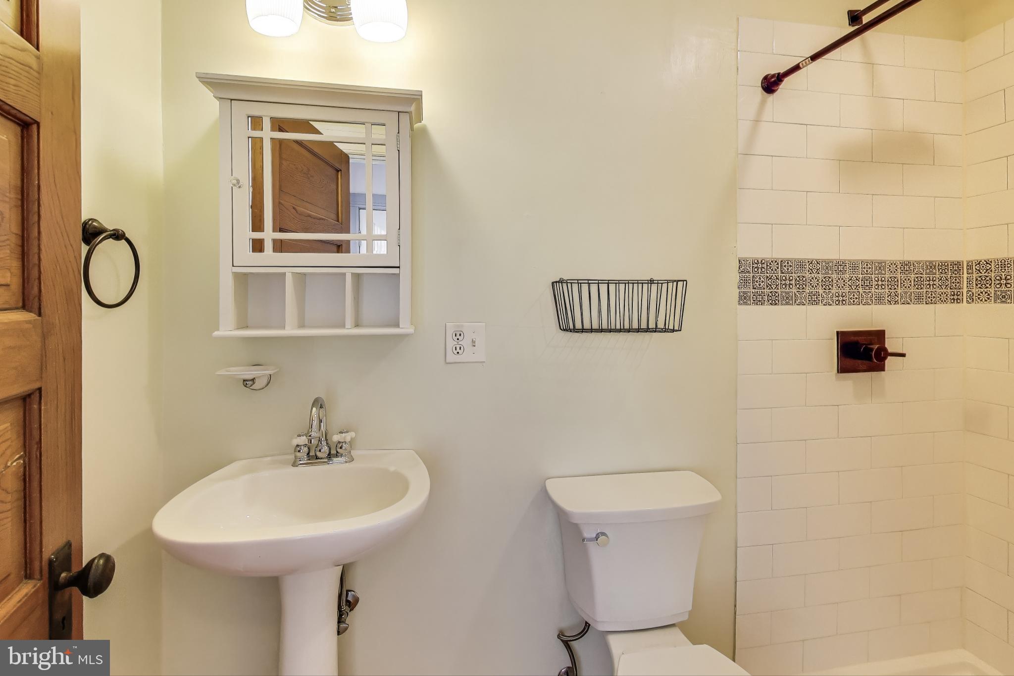 REALTY PARK - Residential Lease