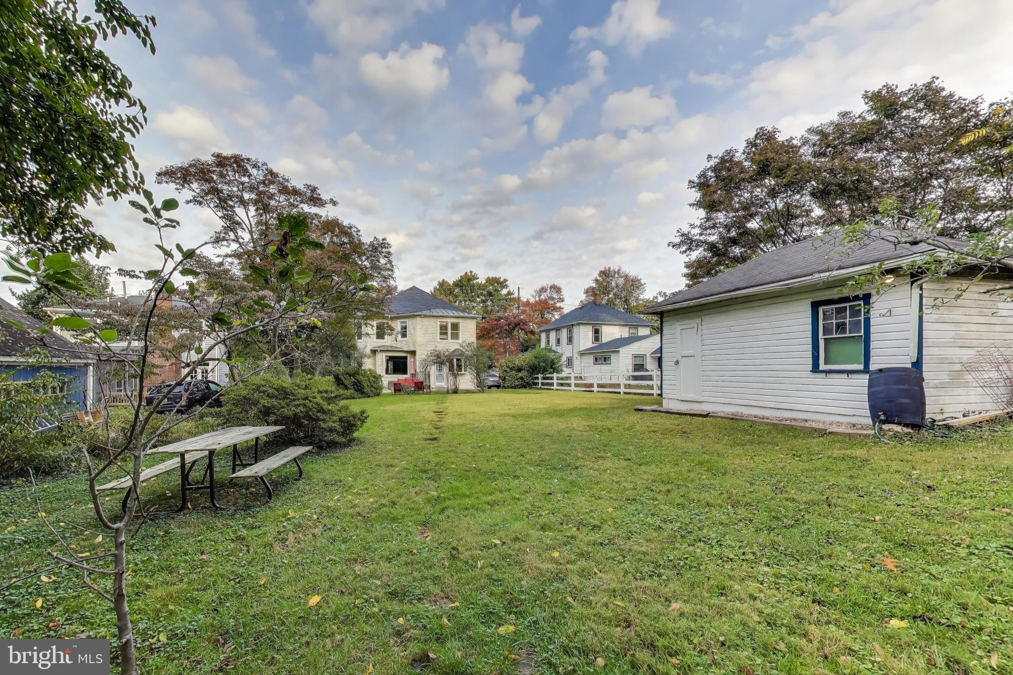 REALTY PARK - Residential Lease