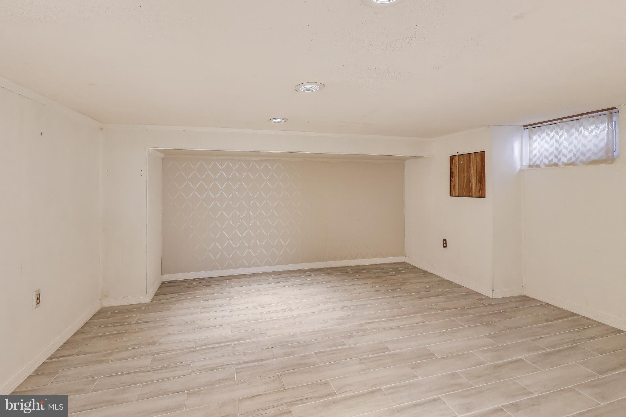 REALTY PARK - Residential Lease