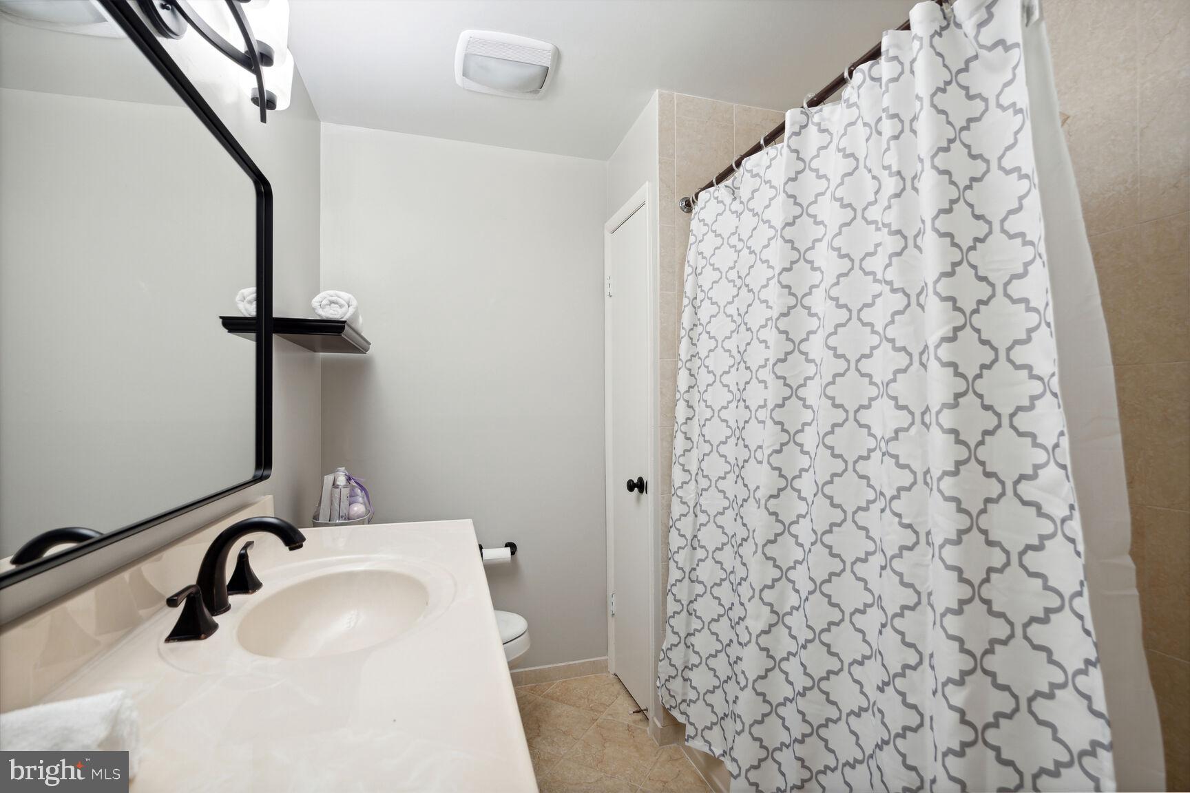 BROYHILL FOREST - Residential Lease