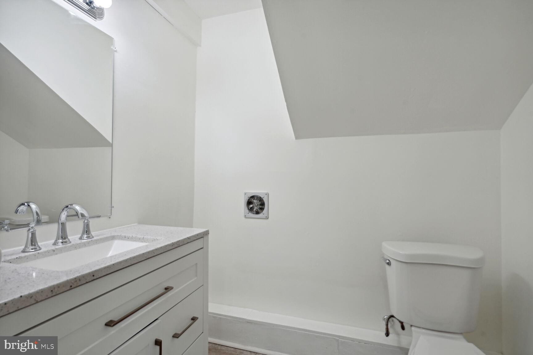 BROYHILL FOREST - Residential Lease