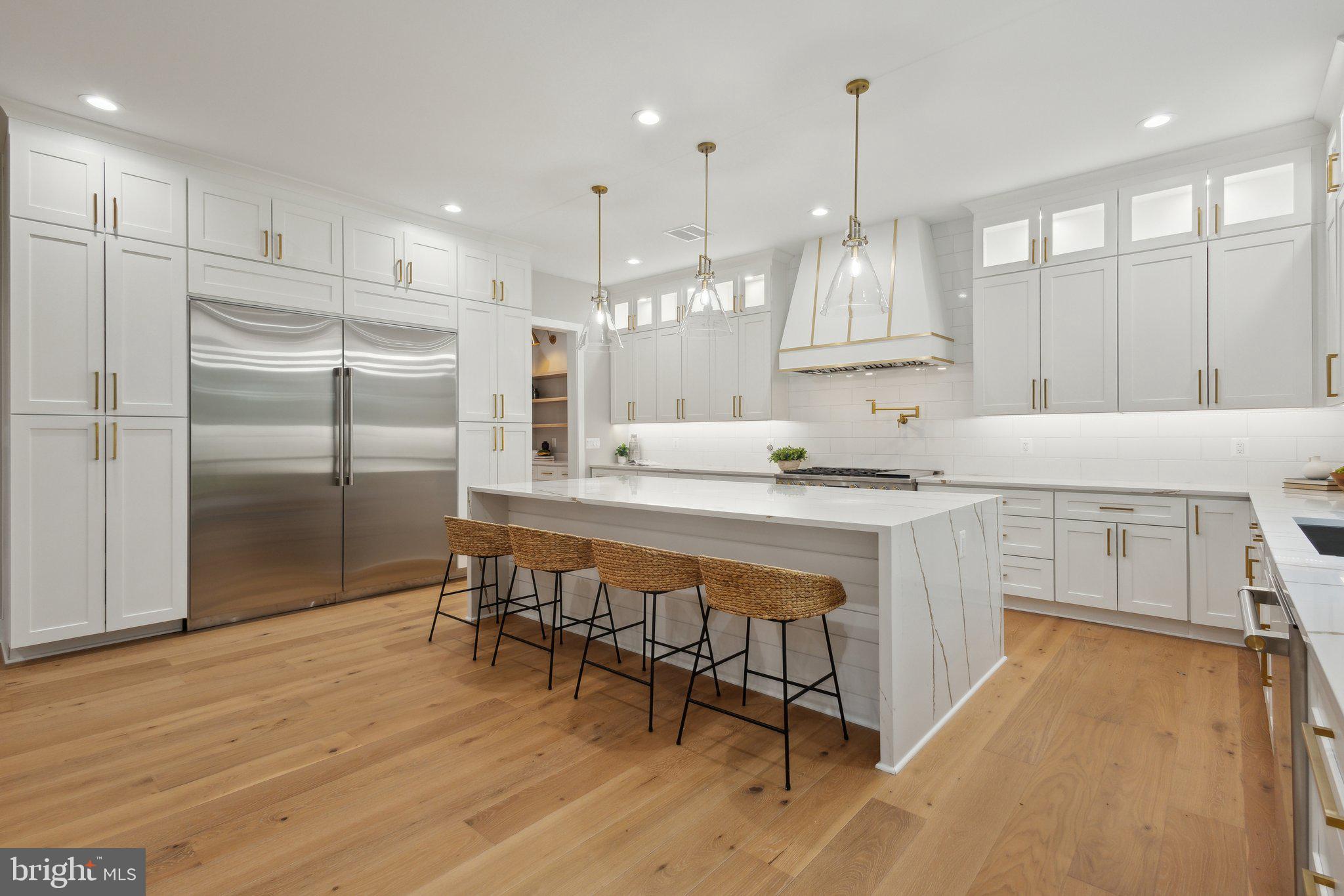 WESTHAMPTON - Residential