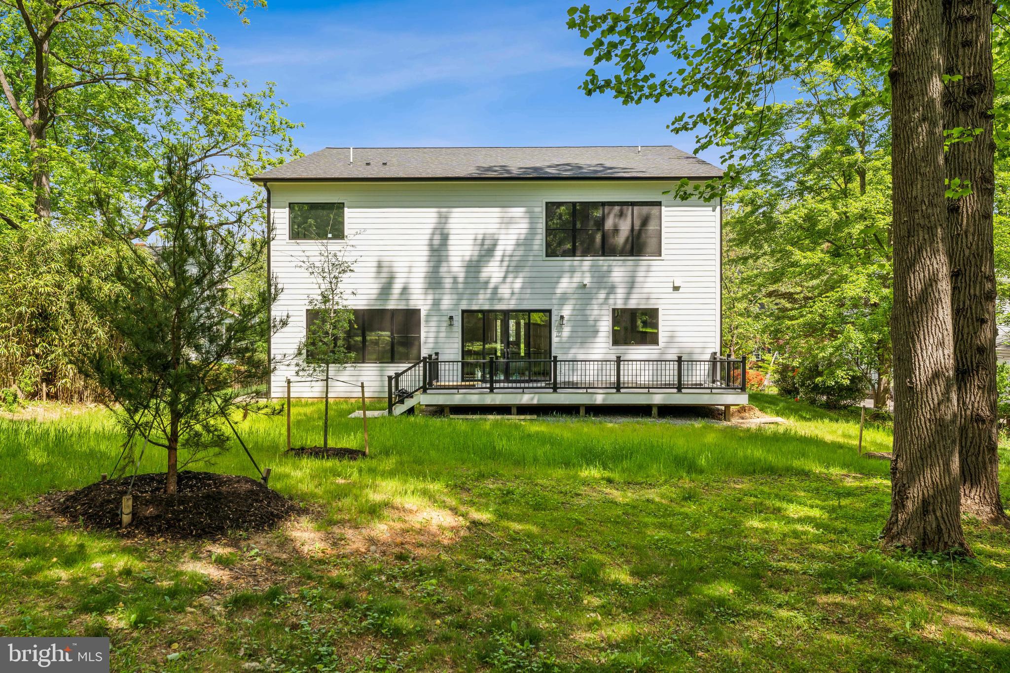 WESTHAMPTON - Residential