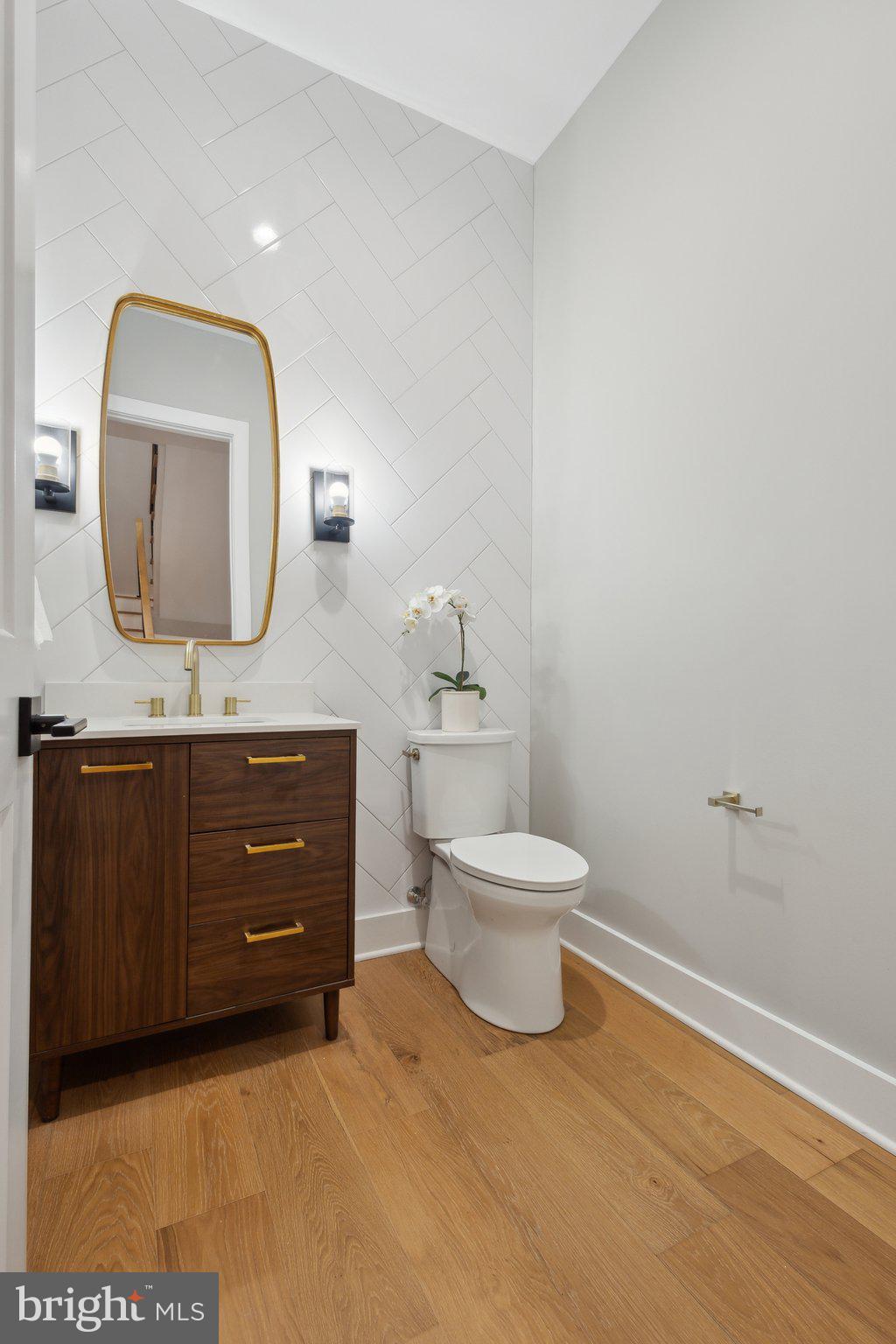 WESTHAMPTON - Residential