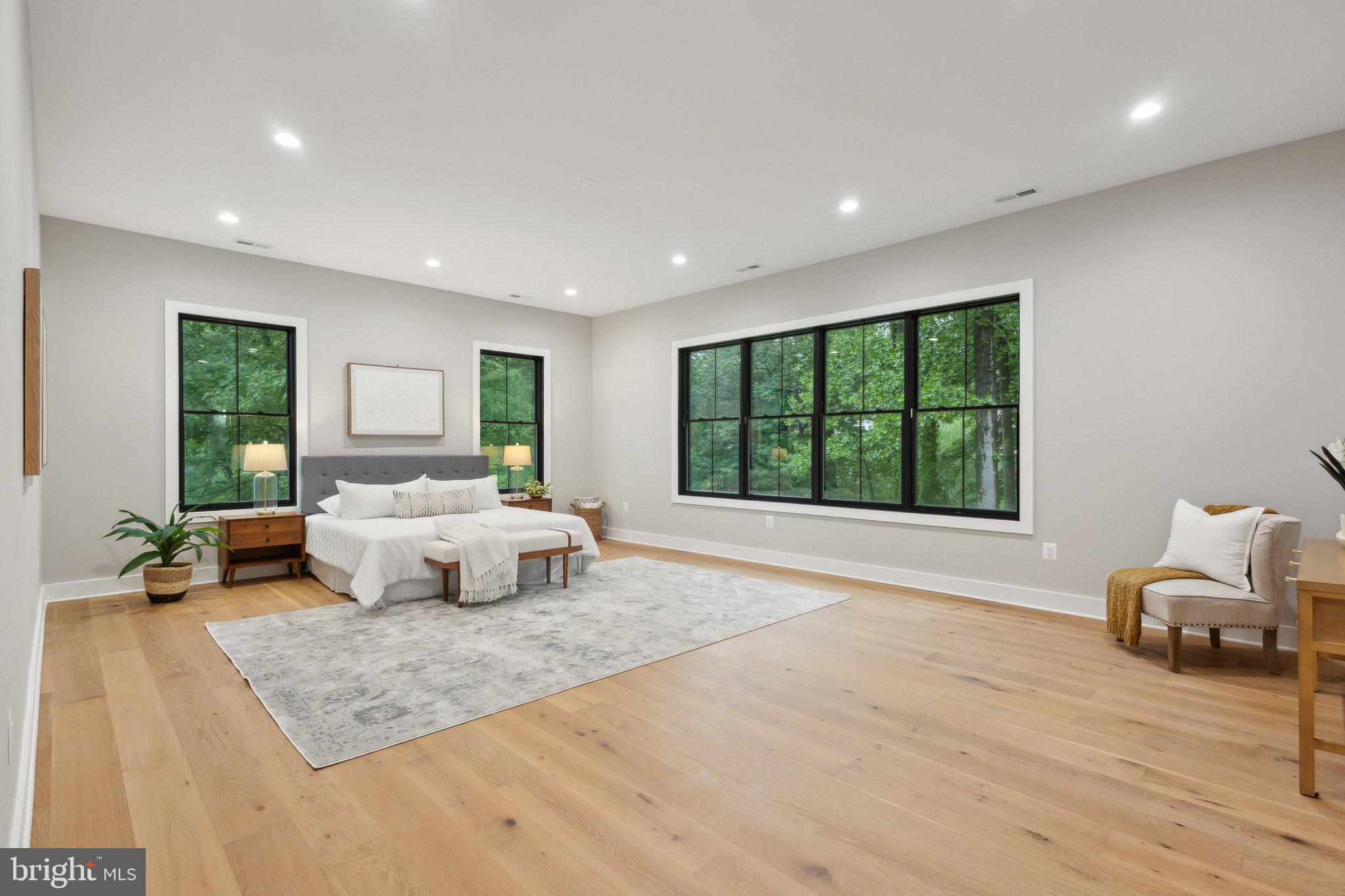 WESTHAMPTON - Residential