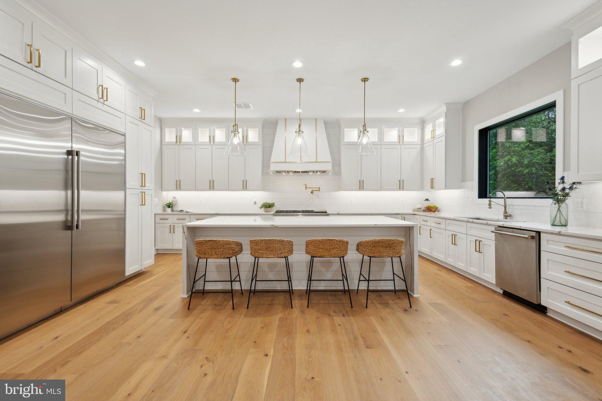 WESTHAMPTON - Residential
