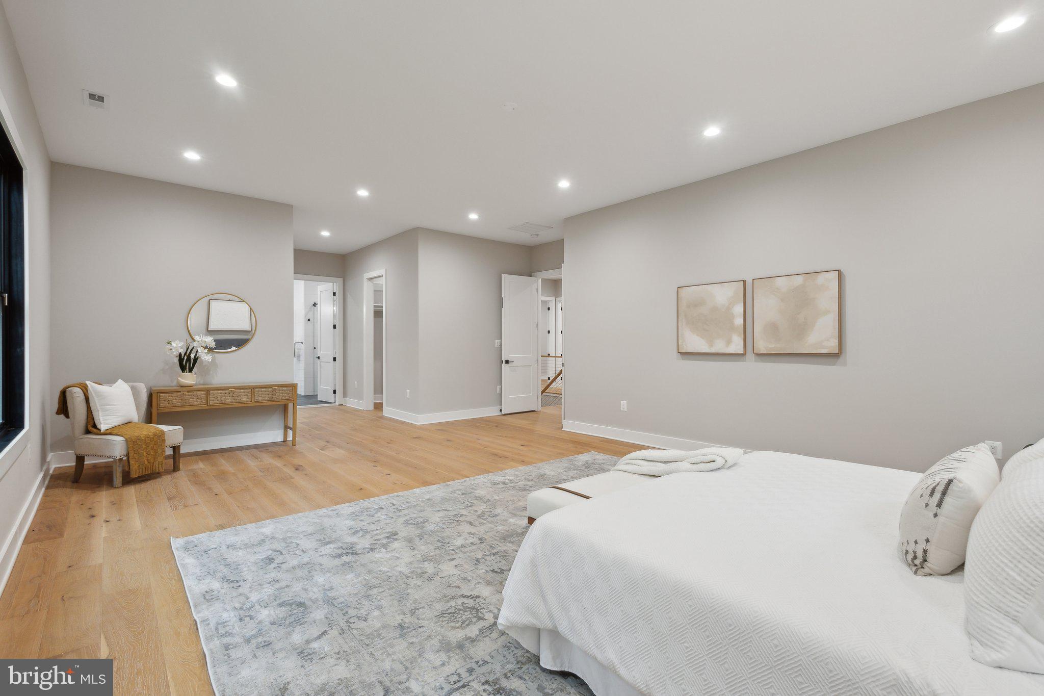 WESTHAMPTON - Residential