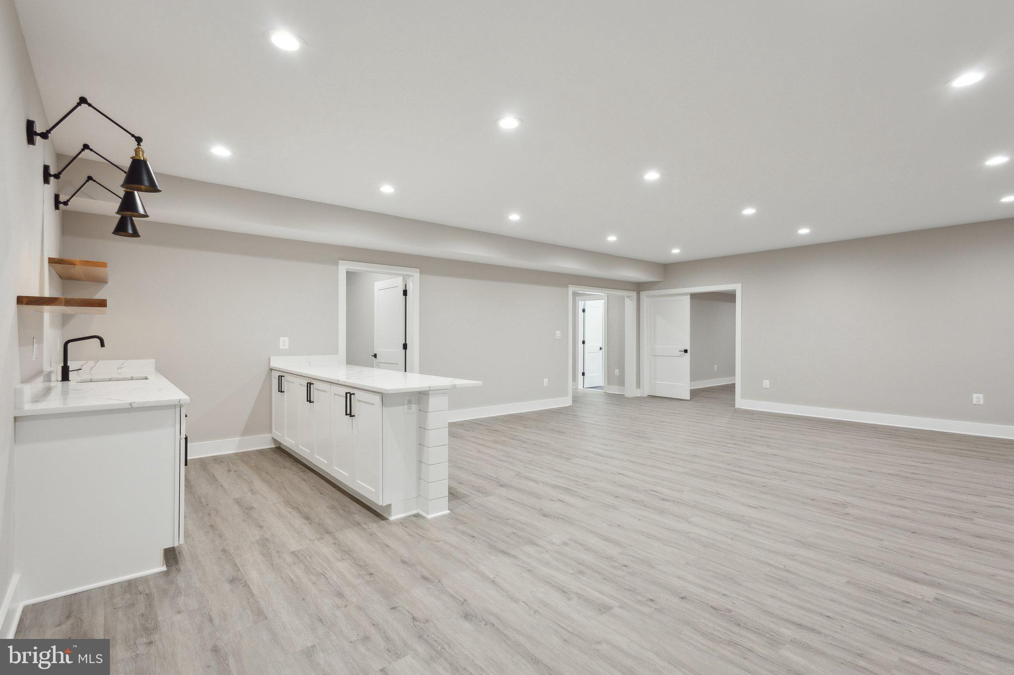 WESTHAMPTON - Residential