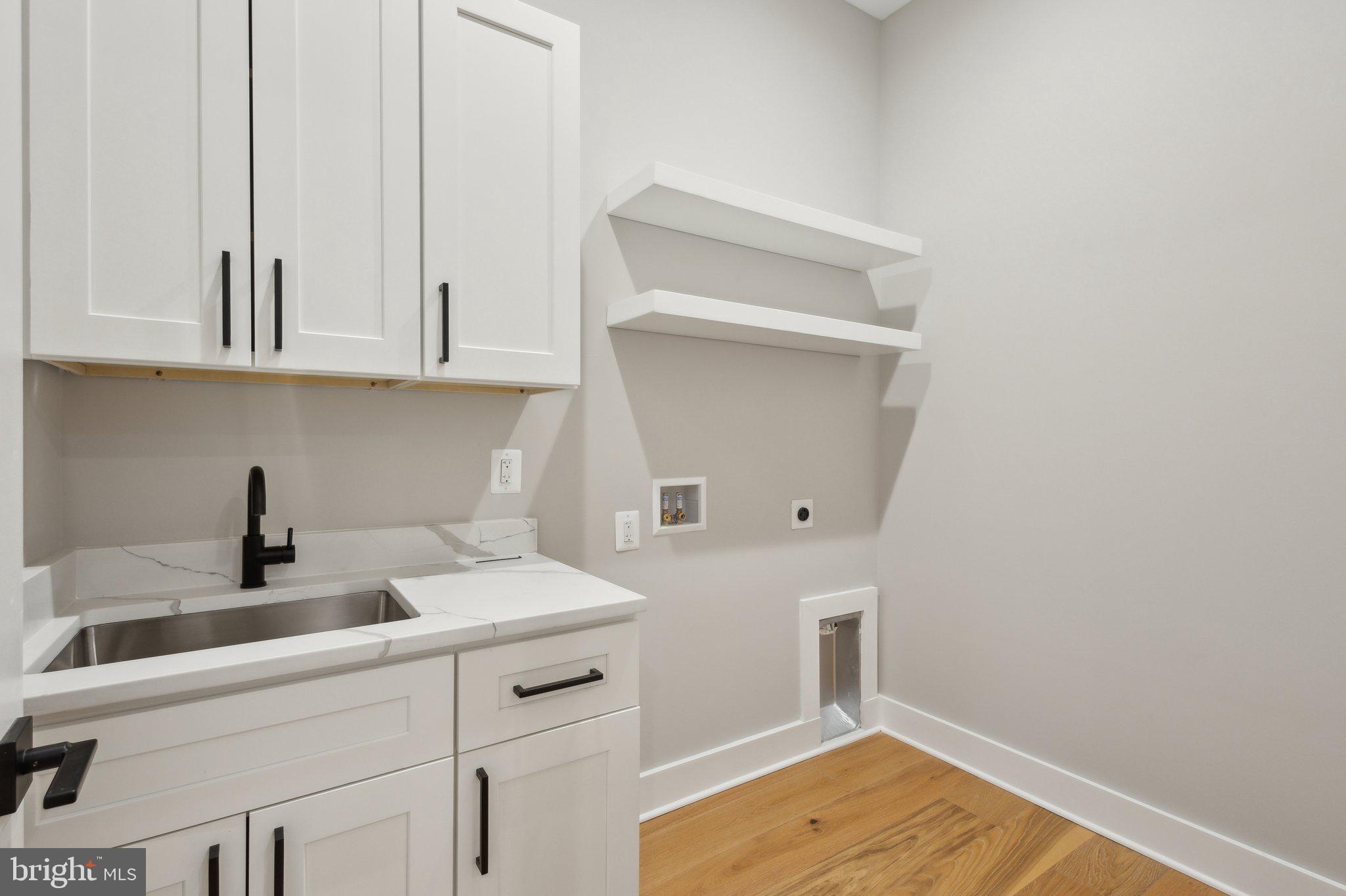 WESTHAMPTON - Residential