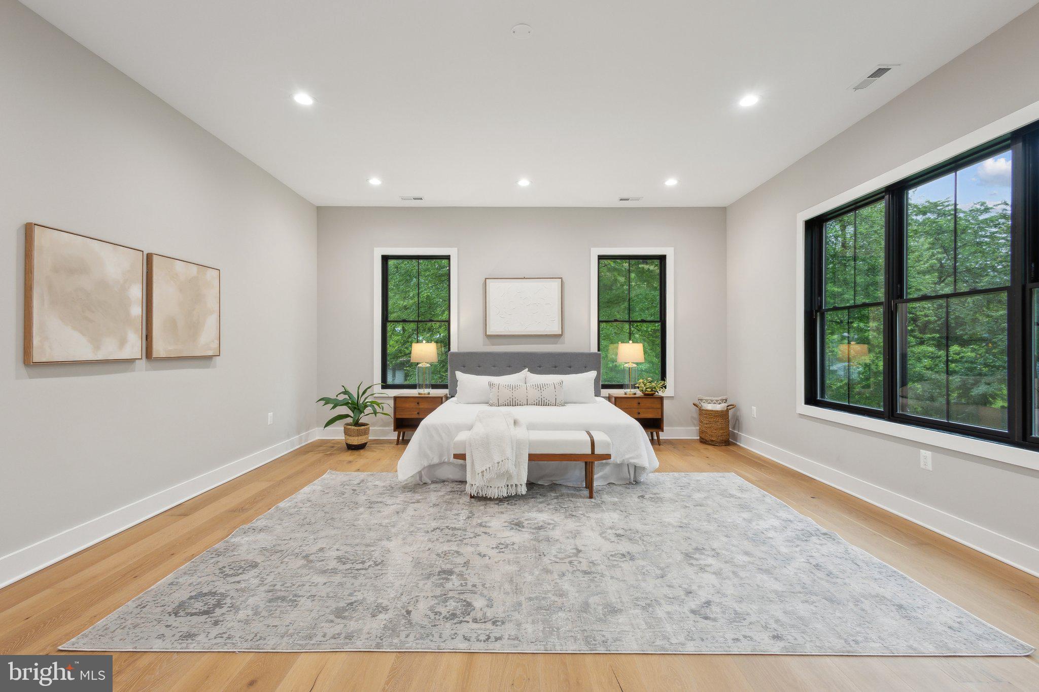 WESTHAMPTON - Residential