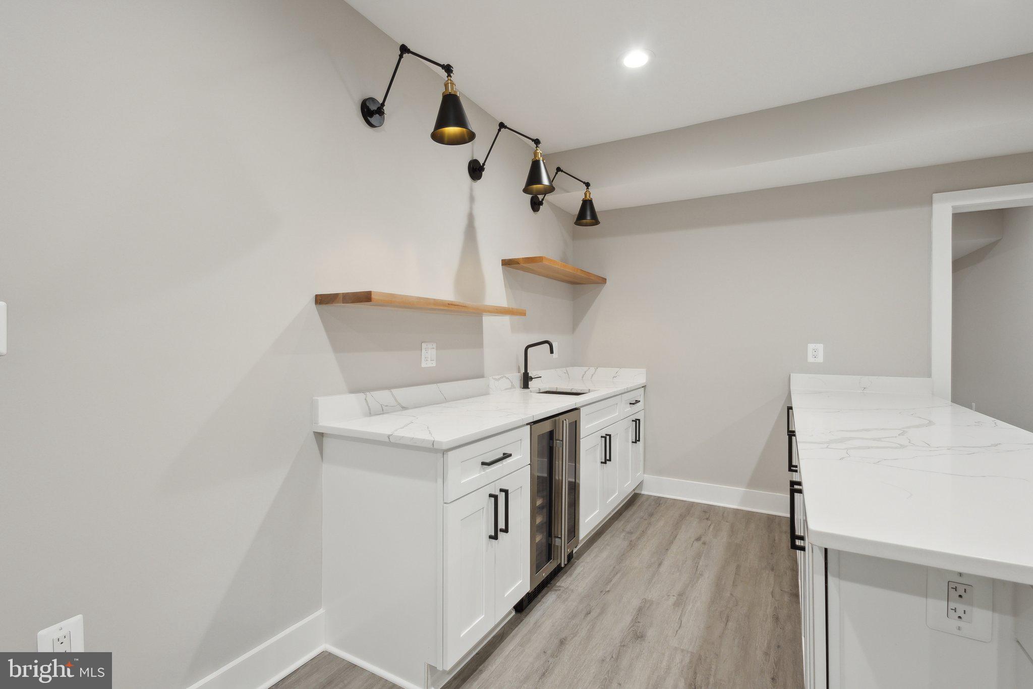 WESTHAMPTON - Residential