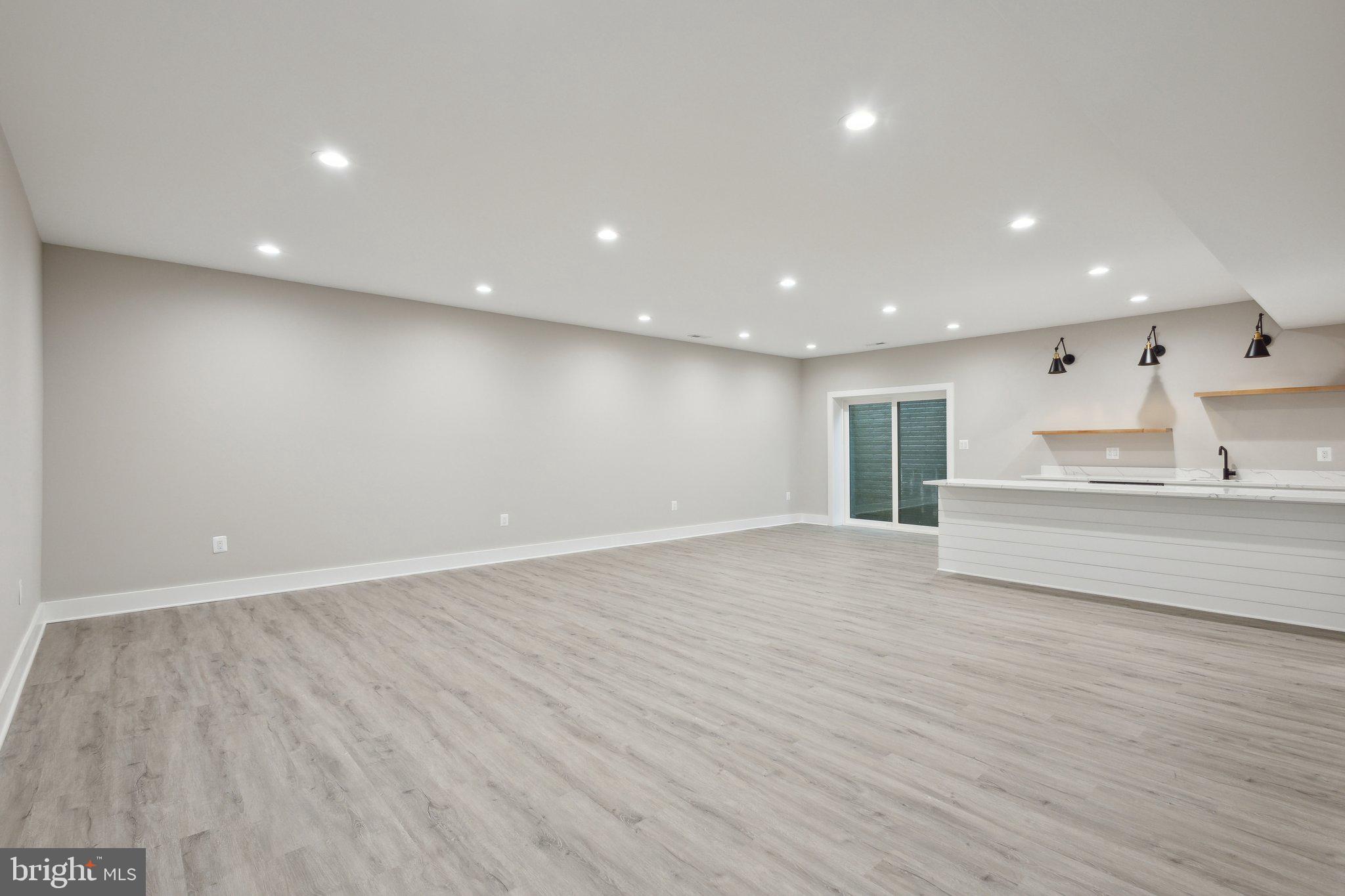 WESTHAMPTON - Residential