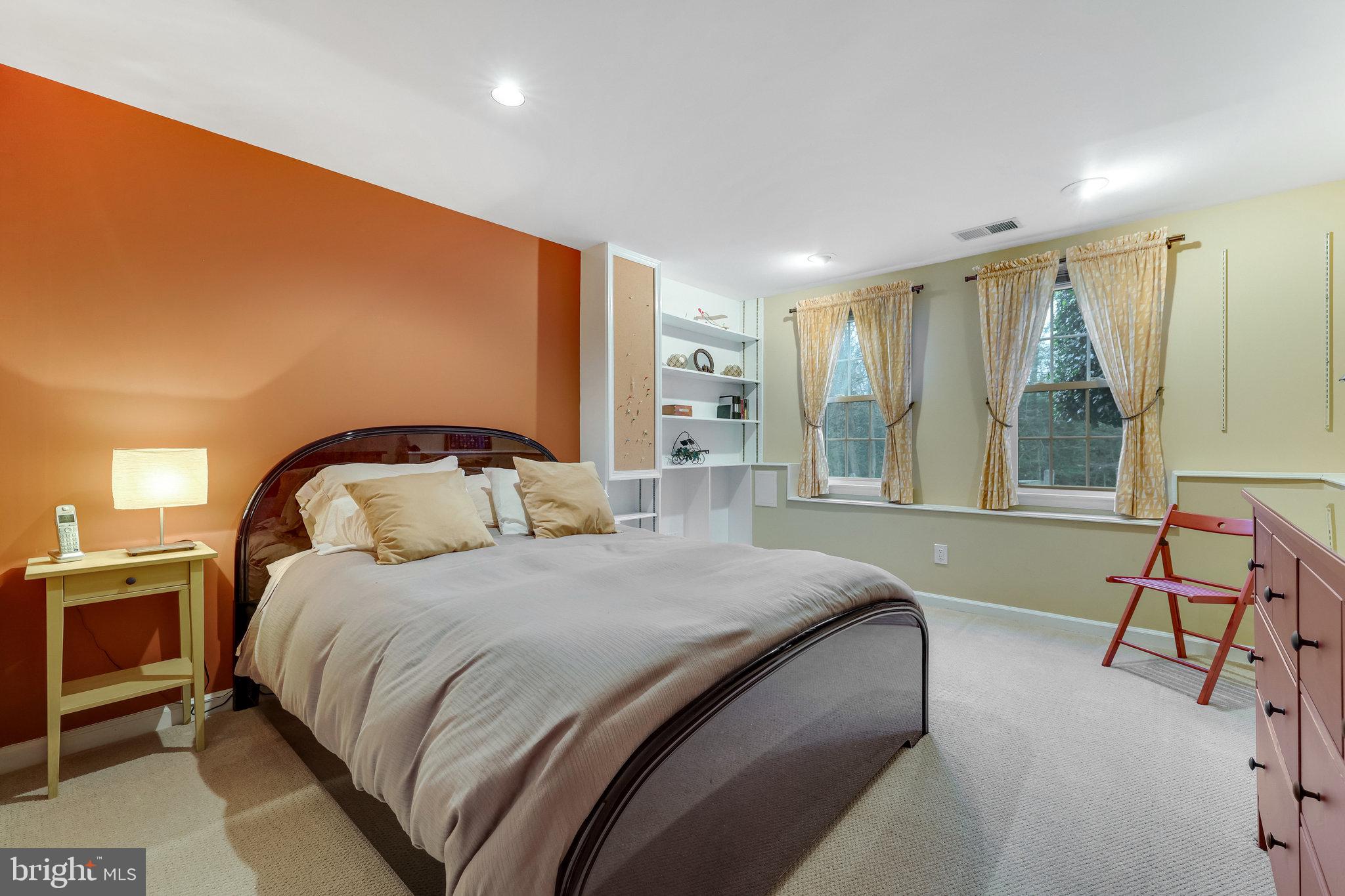 VALEWOOD MANOR - Residential