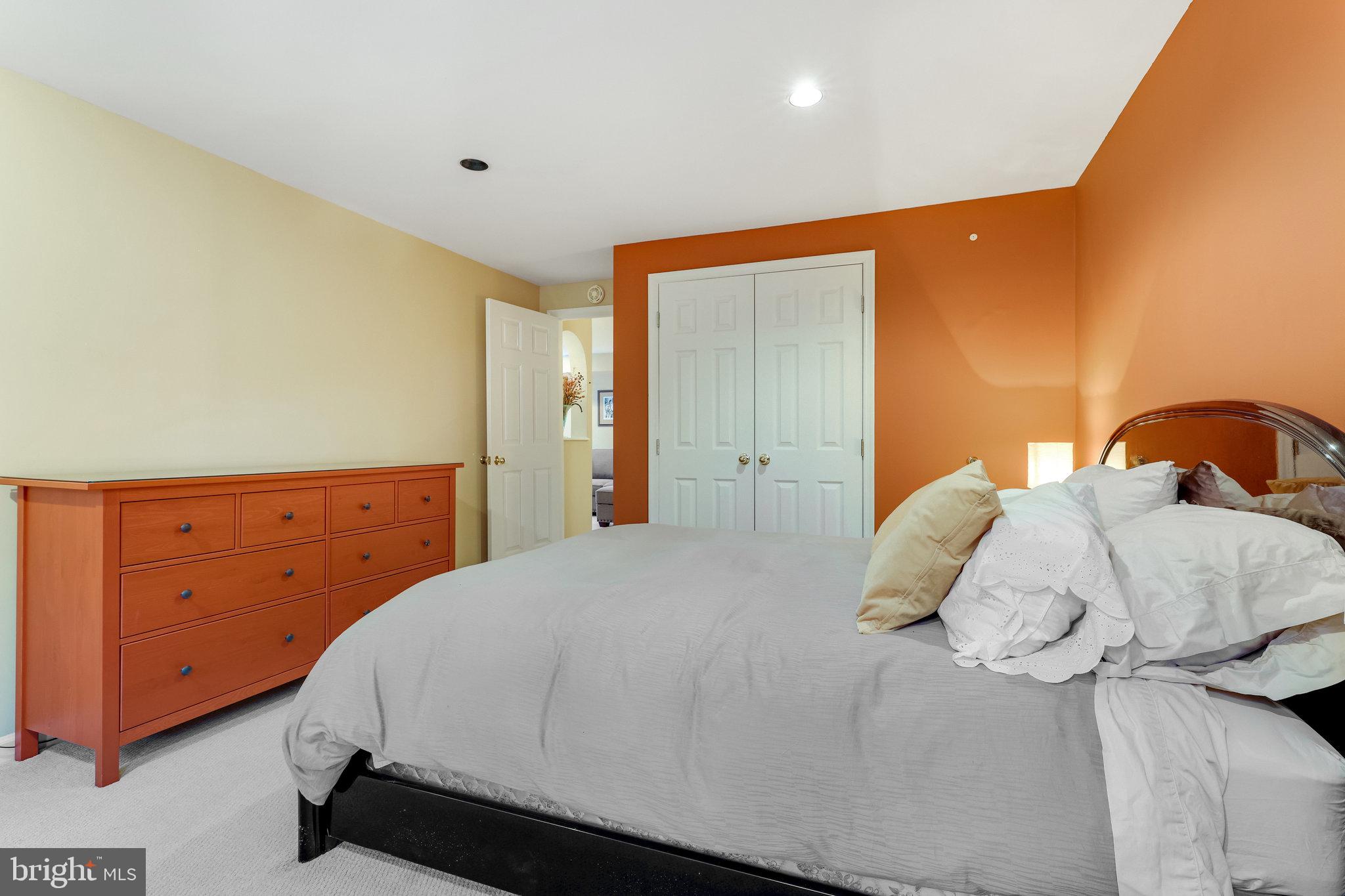 VALEWOOD MANOR - Residential